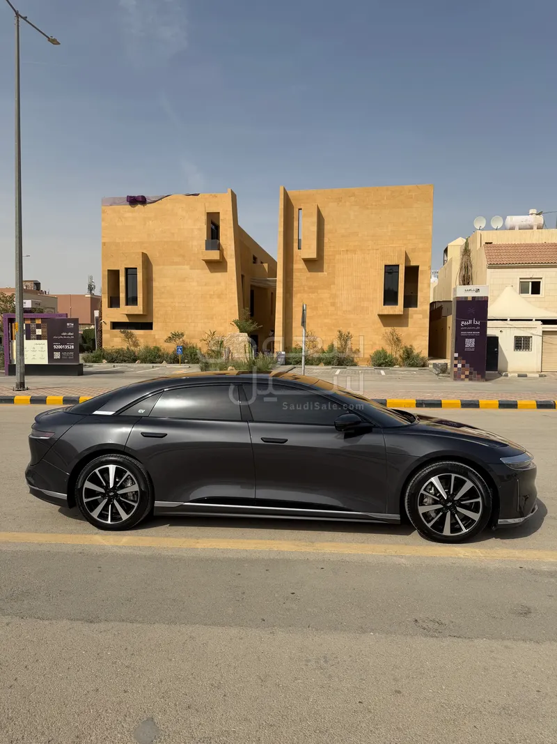2024 لوسيد اير بيور