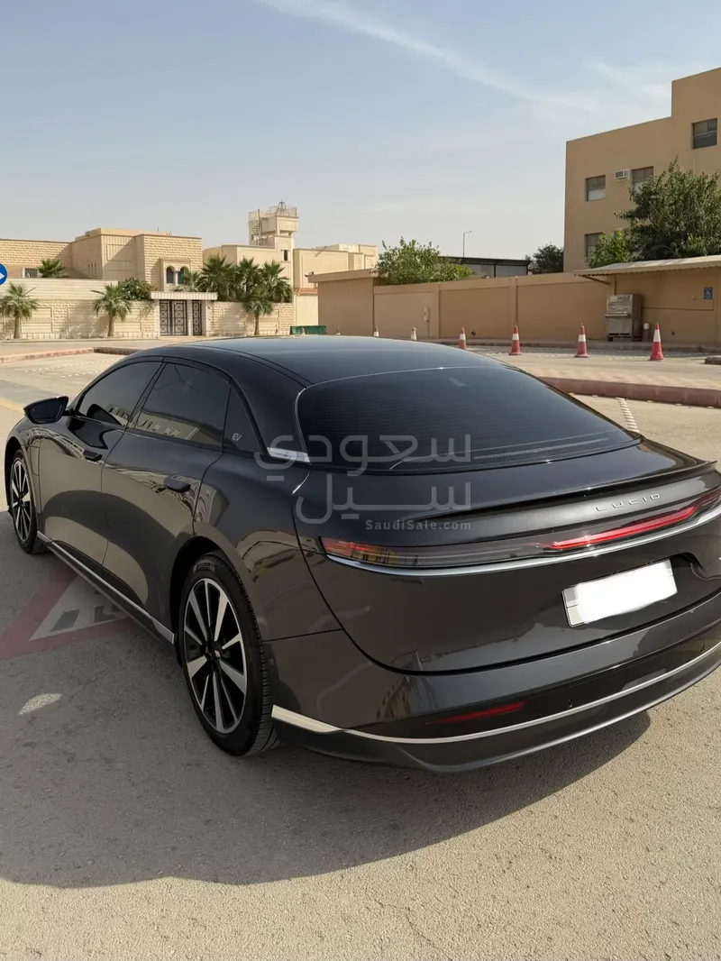 2024 لوسيد اير بيور