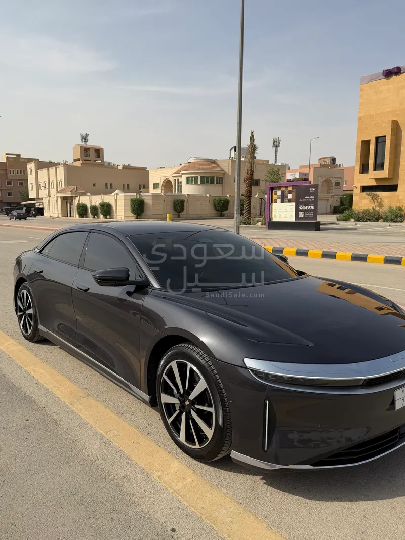 2024 لوسيد اير بيور