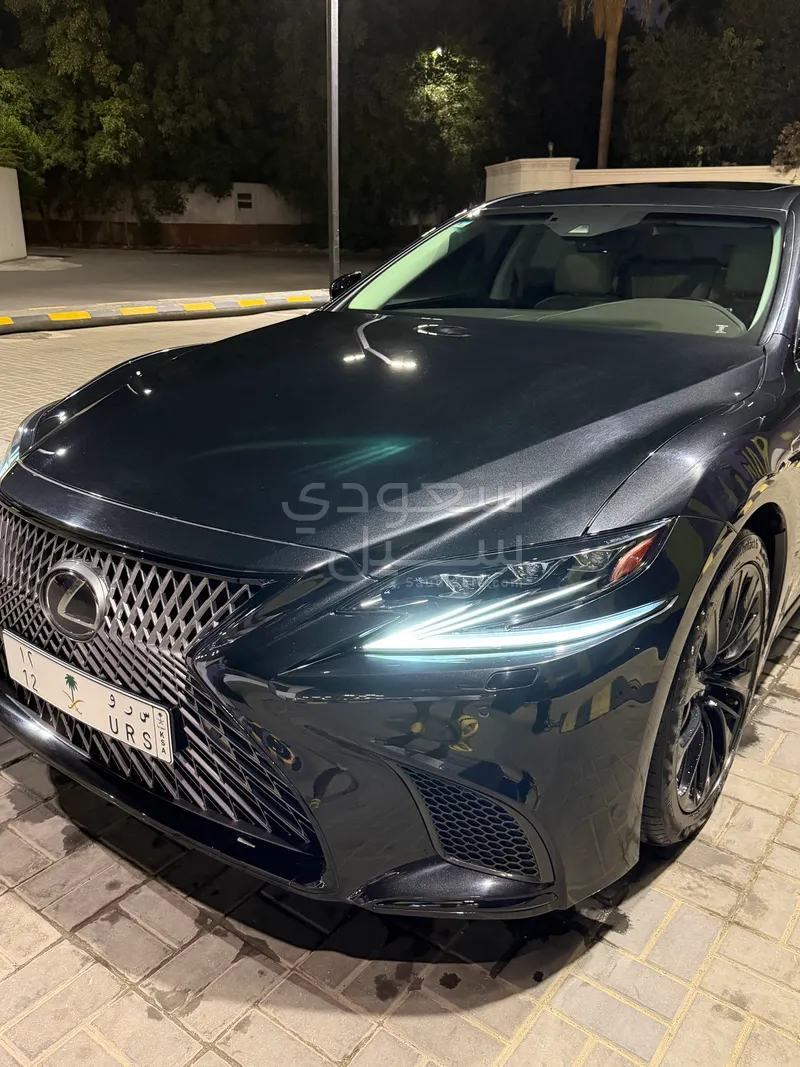2019 لكزس إل إس 500
