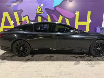 2019 لكزس إل إس 500
