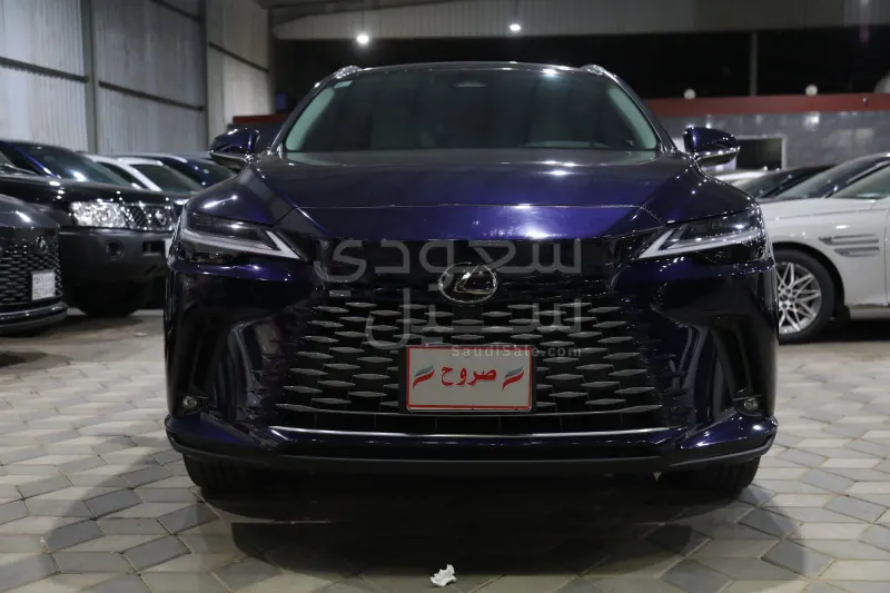 2025 لكزس أر إكس 350