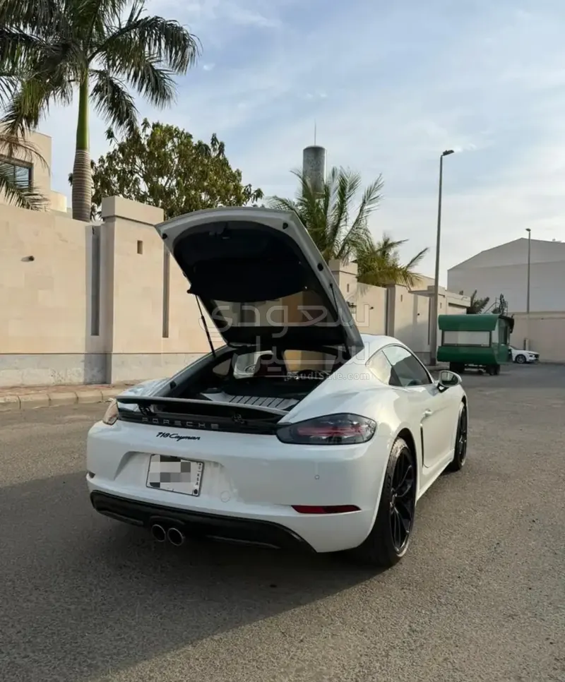 2024 بورش كايمان