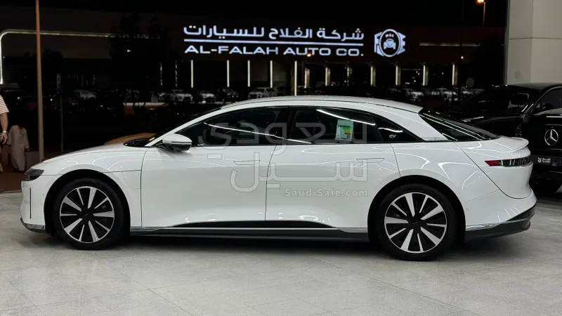 2024 لوسيد اير بيور