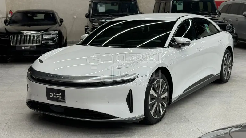 2024 لوسيد اير بيور