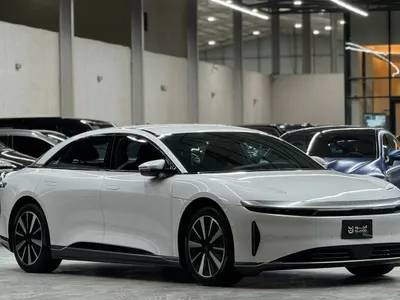 2024 لوسيد اير بيور