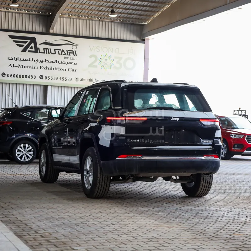 2025 Jeep Grand Cherokee Laredo