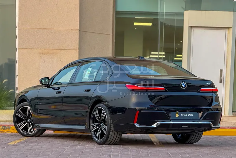 2026 BMW 7 Series 730i