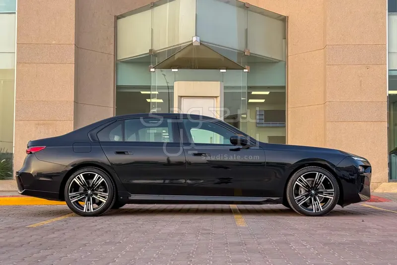 2026 BMW 7 Series 730i
