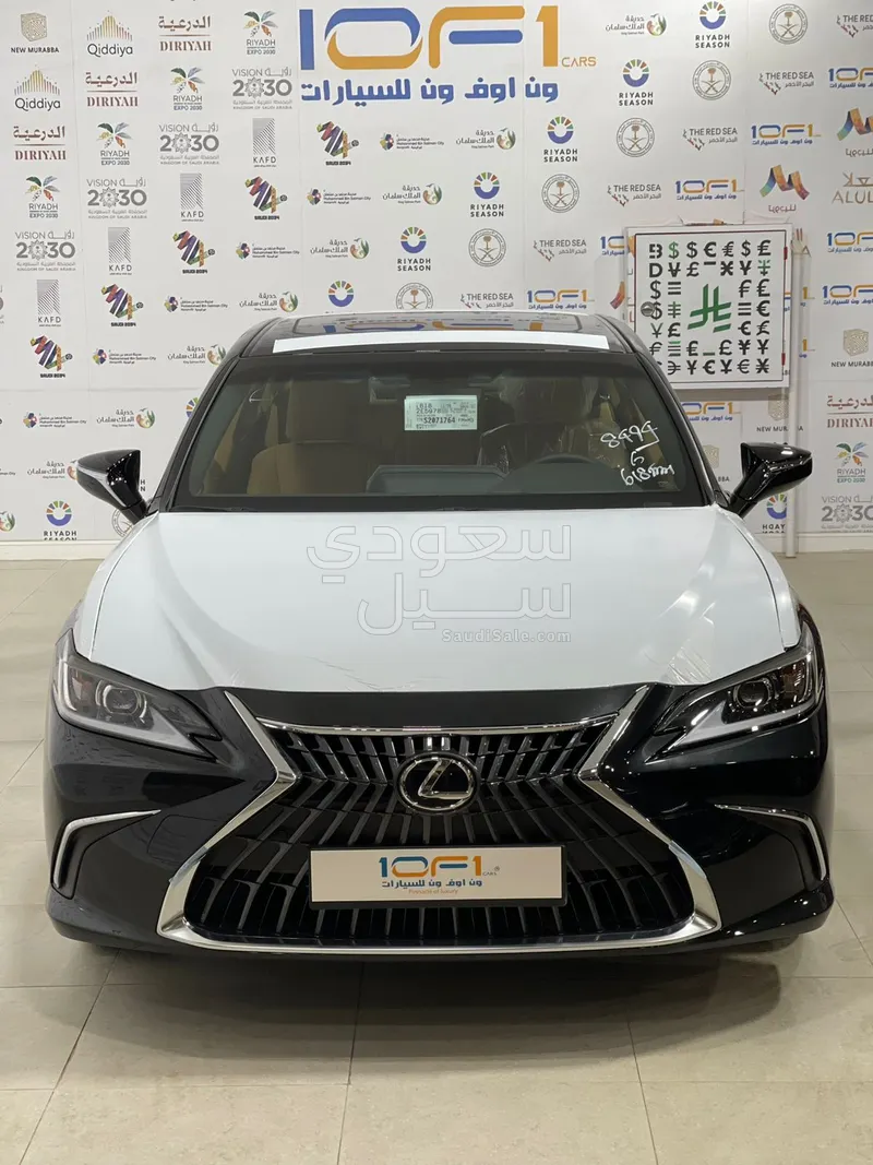 2025 Lexus ES 250