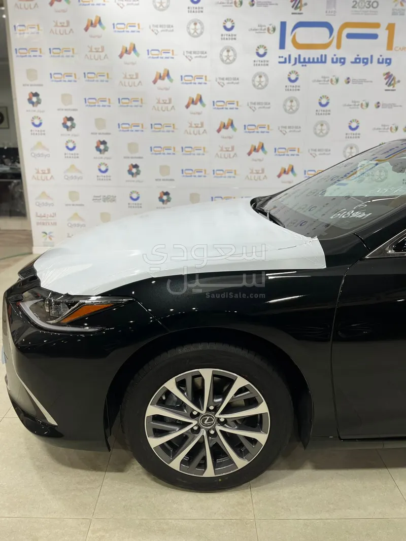 2025 Lexus ES 250