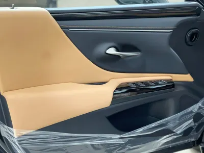 2025 Lexus ES 250