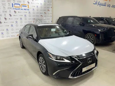 2025 Lexus ES 250