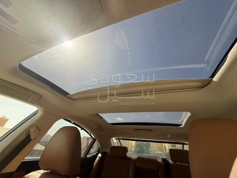 2016 لكزس إي إس 350