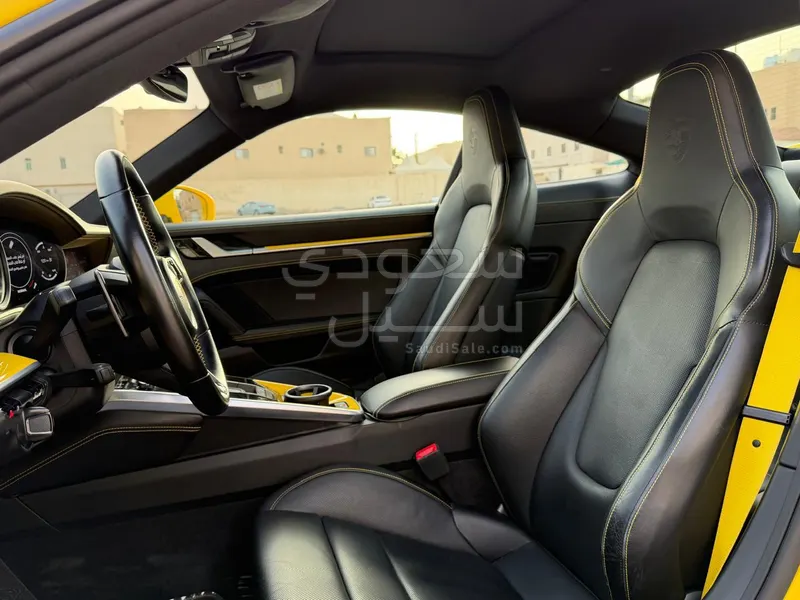 2021 Porsche 911 Carrera S