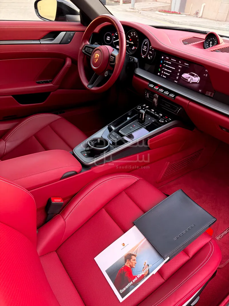 2024 بورش 911 كاريرا