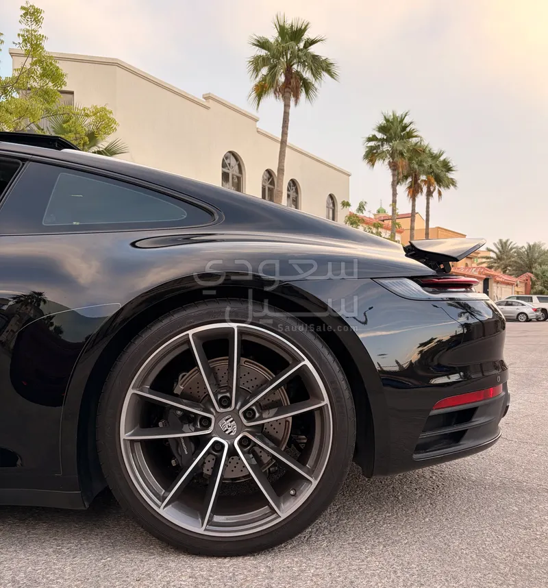 2024 بورش 911 كاريرا