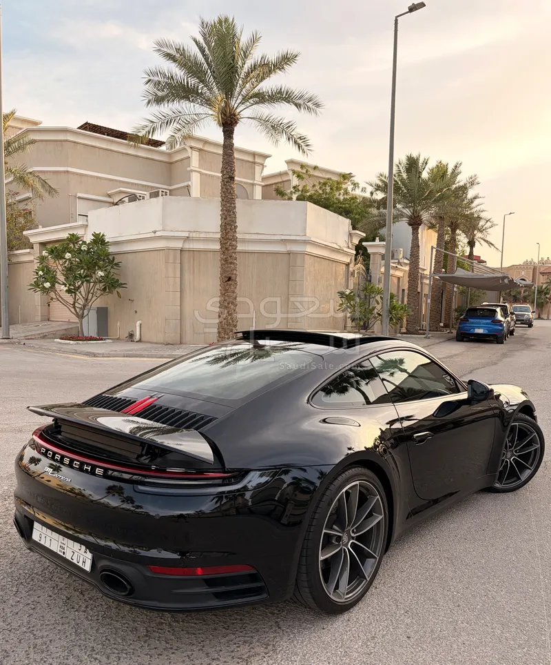 2024 بورش 911 كاريرا