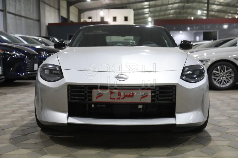 2023 نيسان زد 400