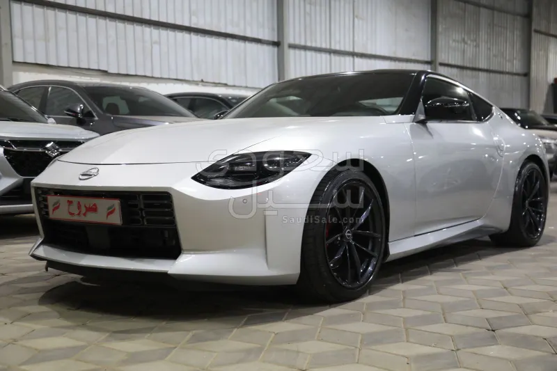 2023 نيسان زد 400