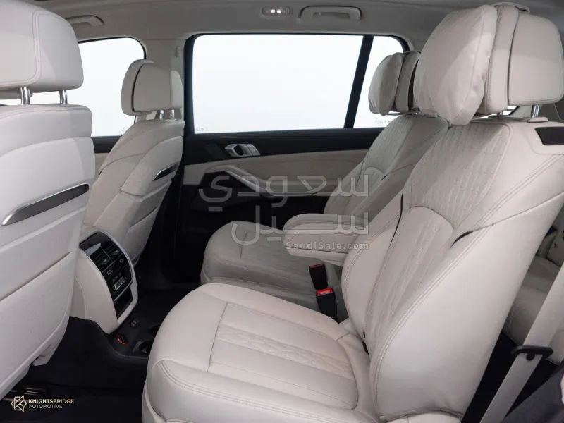2025 BMW X Series 7