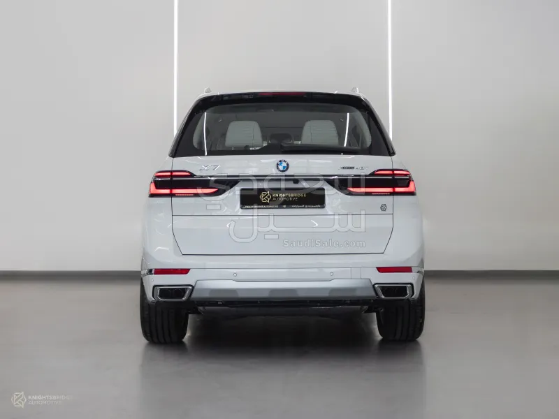 2025 BMW X Series 7