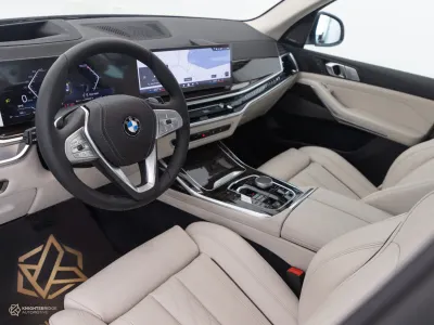 2025 BMW X Series 7