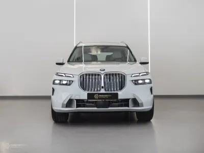 2025 BMW X Series 7