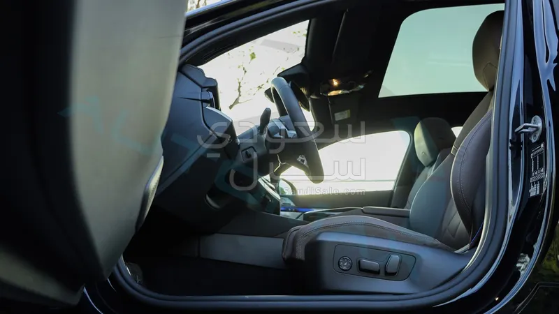 2026 BMW 5 Series 520i Mkit