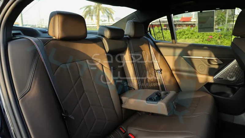 2026 BMW 5 Series 520i Mkit
