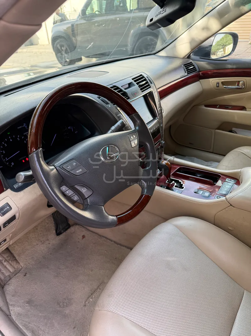 2007 لكزس إل إس 460 إل