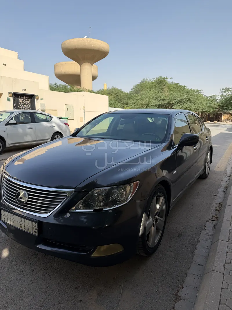 2007 لكزس إل إس 460 إل