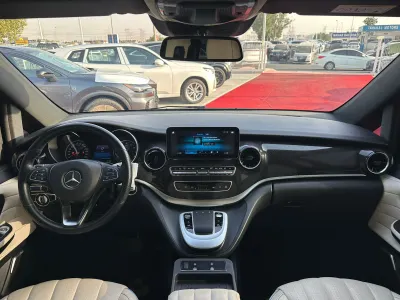 2022 مرسيدس - بنز في 250