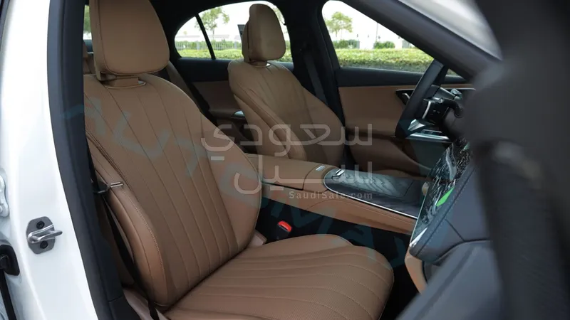 2026 Mercedes-Benz E 200 AMG