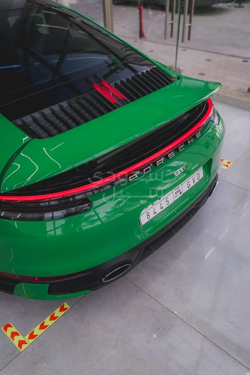 2021 بورش 911 كاريرا اس