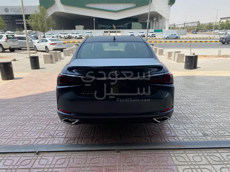 2026 Lexus ES 350