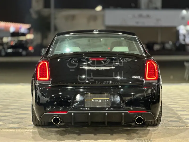 2018 كرايسلر 300 سي