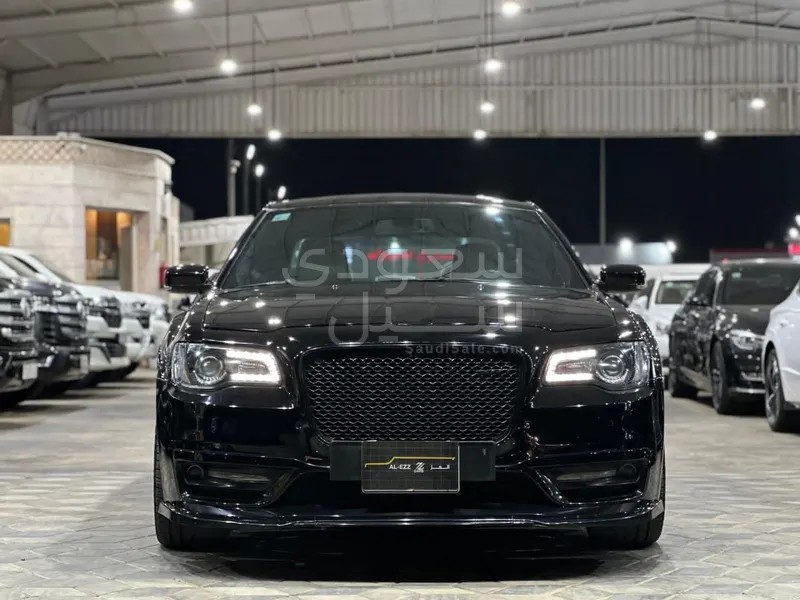 2018 كرايسلر 300 سي