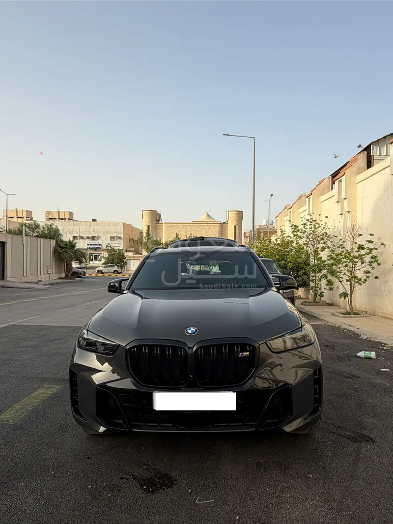 2025 بي ام دبليو الفئة اكس 5 إم