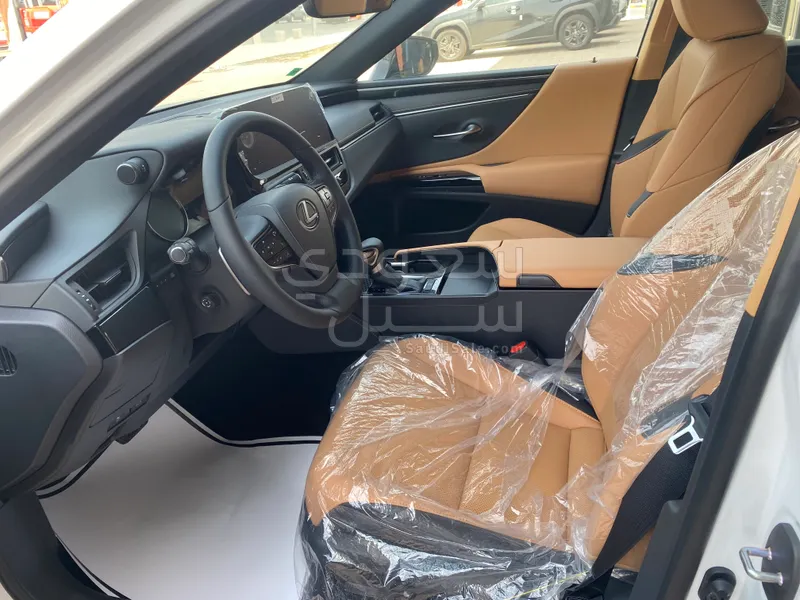 2025 Lexus ES 350