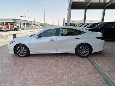 2025 Lexus ES 350