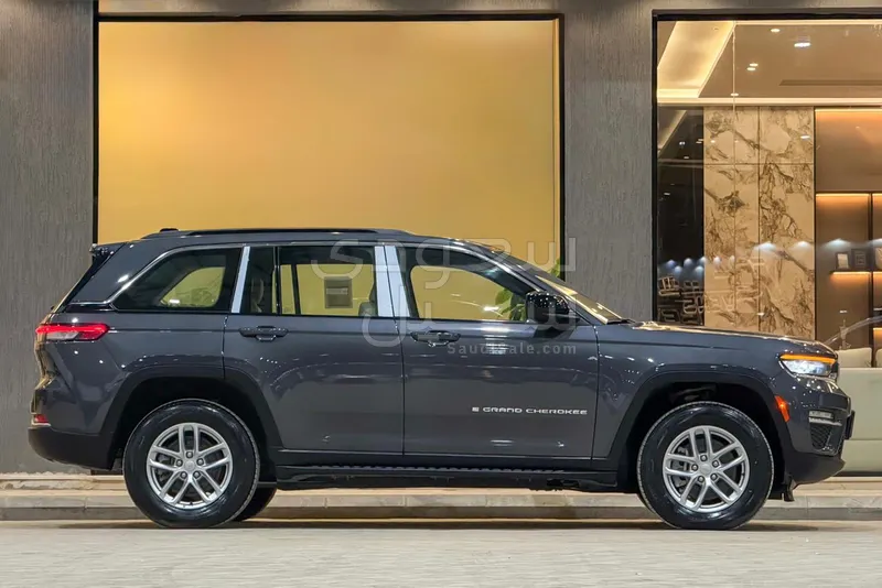 2026 Jeep Grand Cherokee Laredo