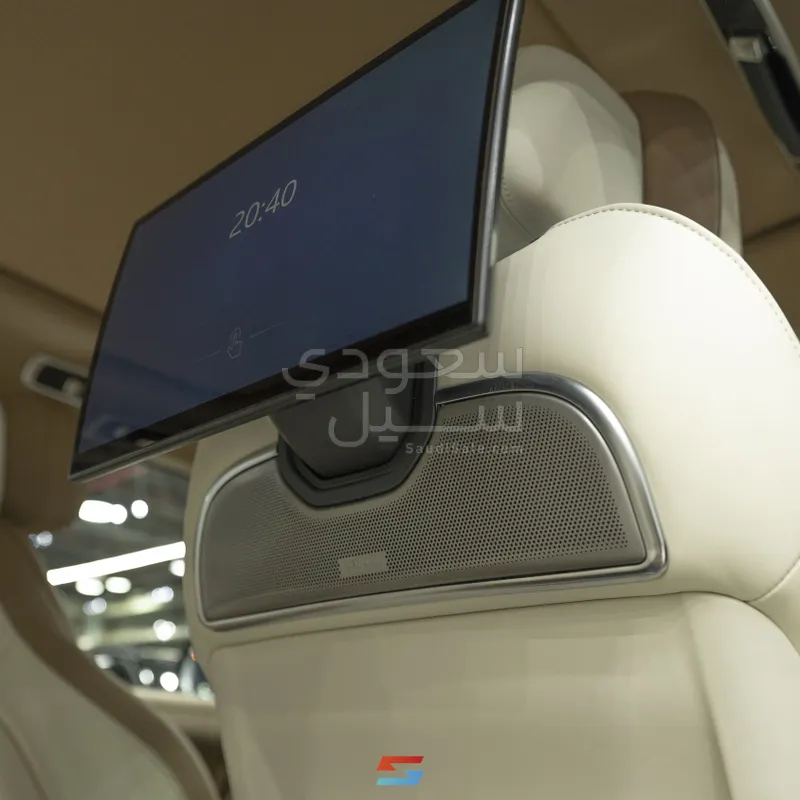 2024 لاند روفر رينج روفر اس في اوتوبيوغرافي