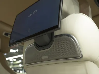 2024 لاند روفر رينج روفر اس في اوتوبيوغرافي