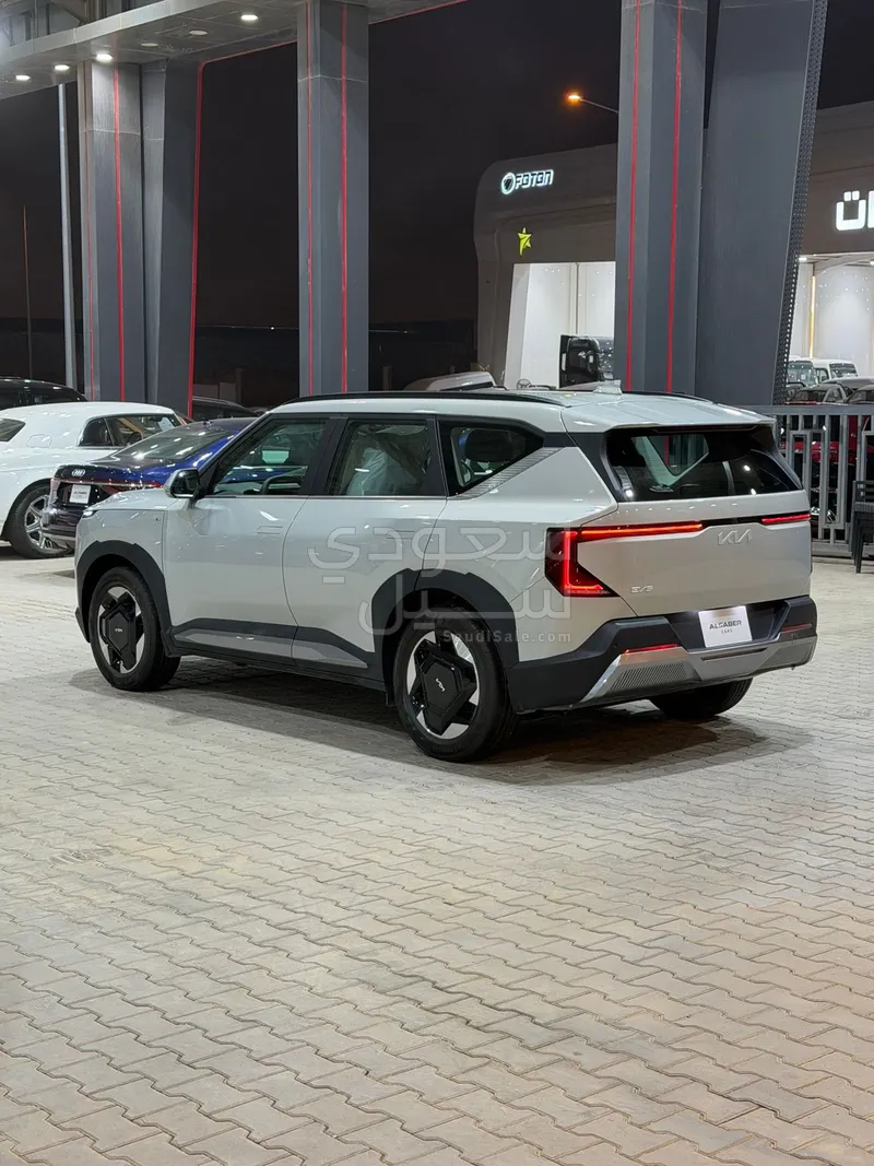 2025 كيا EV5
