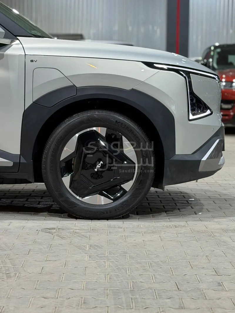 2025 كيا EV5