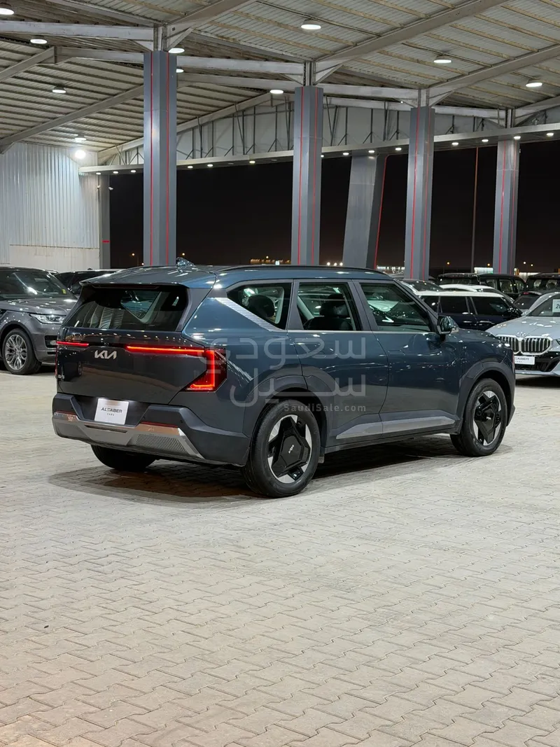 2025 كيا EV5