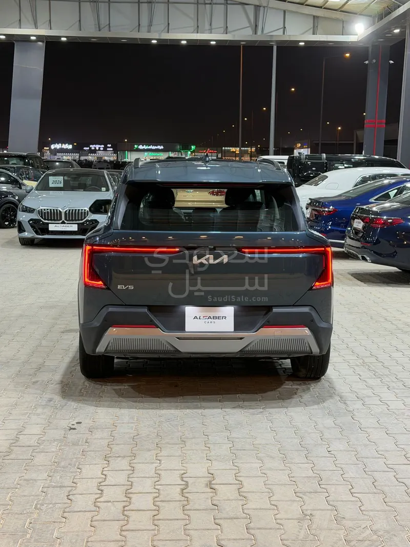 2025 كيا EV5