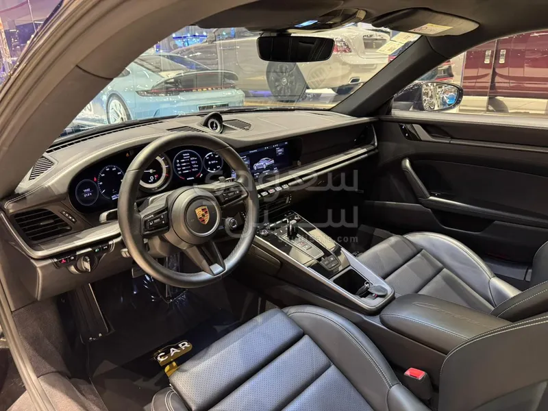 2020 بورش 911 كاريرا 4 اس
