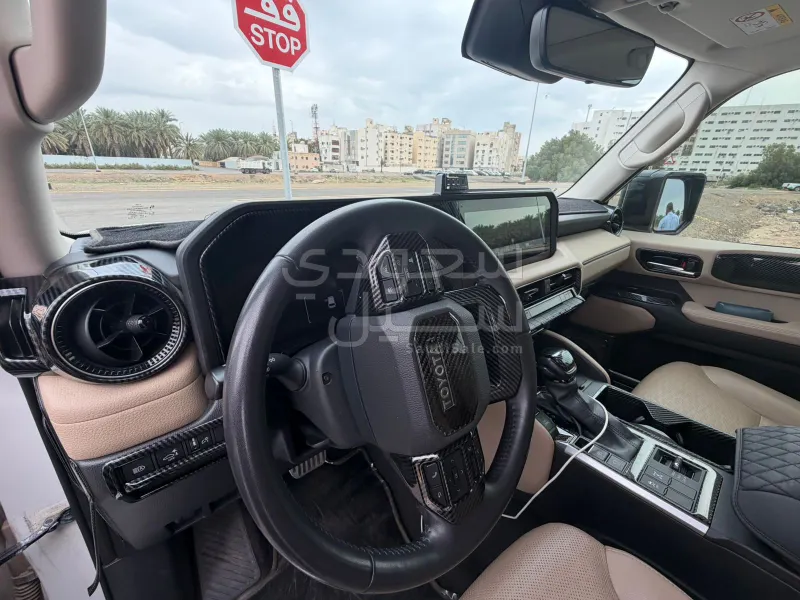 2024 تويوتا برادو في اكس ار